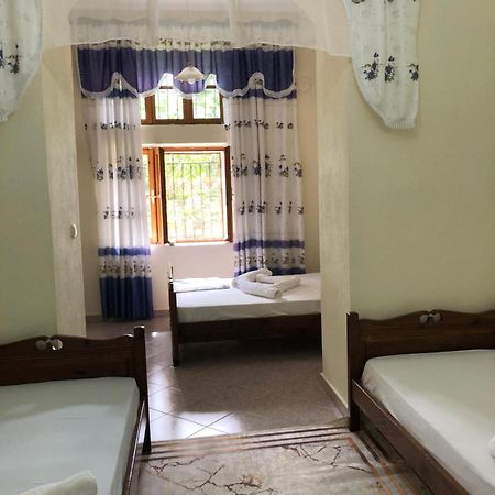Stone Pazar Guest House จีโรคาสเตอร์ ภายนอก รูปภาพ